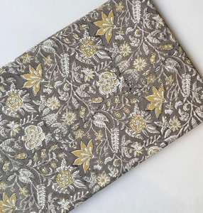 Magnifique tissu biologique imprimé à la main motif floral, haute qualité, fait main, pour vêtements et sacs, style côtelé pour garçons, vente au mètre - Product Image 6