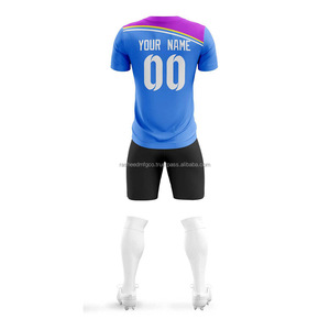 Vente en gros d'uniformes de football 100% en polyester personnalisés et bon marché pour hommes, ensembles de maillots de football respirants, service de sublimation OEM pour adultes - Product Image 3