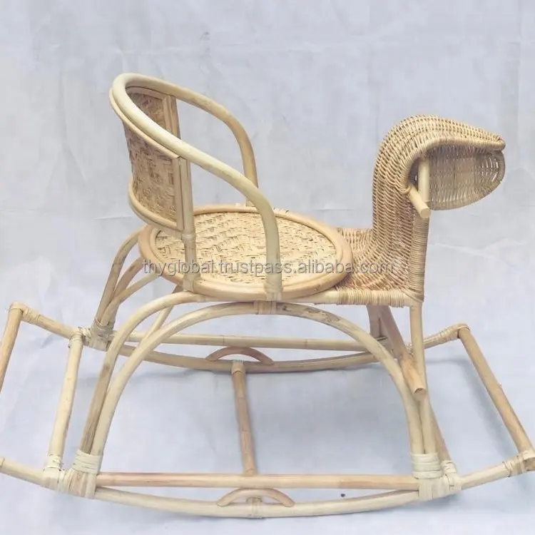 كرسي هزاز من الخيزران الطبيعي للأطفال الصغار مصنوع من فيتنام