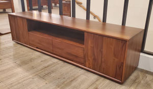 ตู้วางทีวีไม้สักสไตล์นอร์ดิกสมัยใหม่ ทนทาน เป็นมิตรต่อสิ่งแวดล้อม พร้อมบานประตู 2 บาน และลิ้นชัก 2 ช่อง สำหรับห้องนั่งเล่น เฟอร์นิเจอร์ตกแต่งบ้าน - Product Image 6