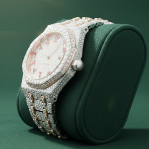 Reloj de Plata con Diamantes para Mujer, Diseño Ligero y Ajuste Cómodo para Uso Diario, Disponible para Venta al Por Mayor - Product Image 2