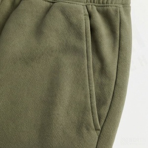 กางเกงขาสั้นผู้ชายผ้าแคนวาสโพลีเอสเตอร์/คอตตอนเนื้อหนา ซักแล้วสีซีดแบบซันเฟด พิมพ์โลโก้ได้ตามต้องการ แห้งเร็ว มีเชือกผูกเอว ความยาวแบบยาว - Product Image 5