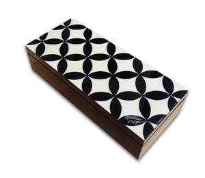 Nouvelle conception de boîte à bijoux en résine pour femmes et filles, idéale pour les fêtes, les mariages et les cadeaux. - Product Image 4