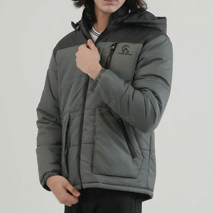 Chaqueta de invierno acolchada para hombre con MOQ bajo, diseño personalizado y opciones de material cómodo para looks urbanos diarios. - Product Image 3
