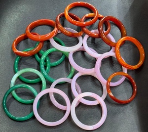 Anillo Brazalete de Ágata Multicolor – Pulsera de Piedras Preciosas Naturales |   Joyería de Cristal Pulido para Mujeres y Hombres |   Elegante y Hecho a Mano - Product Image 1