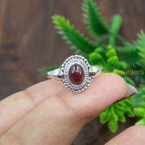 Anillo de Plata de Ley 925 con Granate Natural, Anillo Hecho a Mano, Anillo de Diseño Vintage con Granate Rojo para Mujer, Joyería para Navidad - Product Image 5