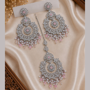 Boucles d'oreilles pendantes JeweleMarket plaquées or avec perles d'eau douce et pierres de cristal, Maang Tikka, pour fêtes, fiançailles, anniversaires, style ethnique - Product Image 4