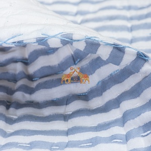 Manta de bebé Kantha de algodón a rayas suaves de colección de lujo, edredón Reversible hecho a mano para uso en invierno, venta al por mayor de Hotel doméstico personalizado - Product Image 2