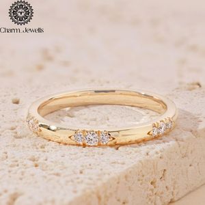 Bague Classique Femme Charm Jewells Certifiée IGI, 3 grammes, Plaqué Or Argenté, Moissanite Taille Coussin, Sertissage à Griffes, Bague d'Éternité - Product Image 2