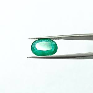 พลอยมรกตสีเขียวรูปไข่ 5.11 กะรัต จากแซมเบีย แบบเม็ดเดี่ยว EOIWK-235 - Product Image 4