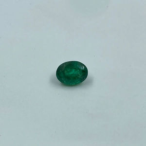 Émeraude naturelle de qualité supérieure, taille ovale, vert classique, pierre précieuse en vrac, 6x8mm, 1,40 carats, provenant d'Inde - Product Image 1