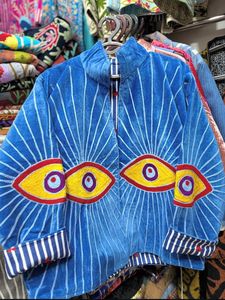 Veste d'hiver bohème en velours faite à la main avec broderie œil porte-bonheur, en coton respirant matelassé et réversible - Product Image 4