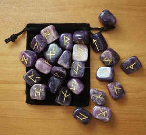 Meilleur 25 pièces dégringolé Lepidolite Agate Runeset sculpté Top pierre cristal amour Feng Shui ensembles cristaux de guérison gravés pierres précieuses - Product Image 6