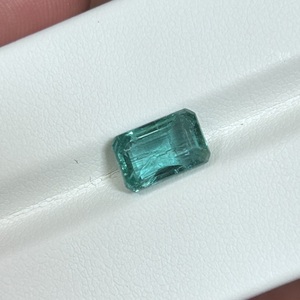 Émeraude naturelle de qualité supérieure du Zambie, 2,30 carats, vert intense, pierre facettée non montée pour la fabrication de bijoux - Product Image 5