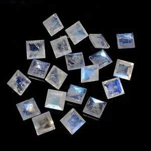 Pierre de Lune Arc-en-ciel Naturelle Facettée Taille Carrée, Gemme de Haute Qualité, Pierre Libre Certifiée par un Certificat Tierce Partie, Éclat Bleu Intense, Gemme Libre - Product Image 4