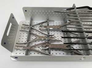 Ensemble d'instruments chirurgicaux de haute qualité pour la colonne lombaire avec boîte de stérilisation, en acier inoxydable allemand, réutilisable et autoclavable - Product Image 4