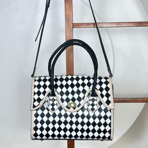 2025, nueva moda para mujer, bolsos de mano de cuero a cuadros en blanco y negro, bolso de moda Popular, bolso cruzado de gran capacidad - Product Image 4