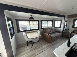 Nuevo 2026 Forest River Wildwood Heritage Glenn 308RL - Product Image 4