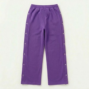 Pantalones Deportivos Morados para Mujer, Corte Recto, Cintura con Cordón, Detalle de Botones, Logotipo Deportivo, Ajuste Holgado, Forro Polar, Estilo Otoñal - Product Image 2