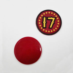 Patch en caoutchouc rouge en forme de cercle avec le numéro 17 et des étoiles, badge thermocollant en relief 3D - Product Image 6