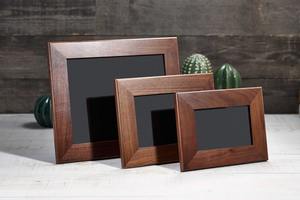 Cadre photo décoratif artisanal en bois naturel, décoration de table et de mur, finition élégante, cadre photo en bois - Product Image 3