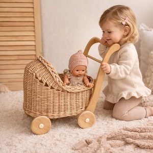 Corralito de Mimbre Creativo para Muñecas, Porta Muñecas para Niños, Diseño Escandinavo, Duradero, Fácil de Montar, Embalaje Estándar - Product Image 1