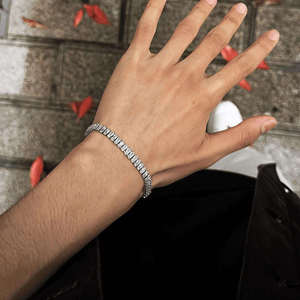 สร้อยข้อมือมอยส์ซาไนต์สีเงินสำหรับผู้หญิง สร้อยข้อมือเทนนิสประดับเพชรหรูหรา ของขวัญสำหรับงานหมั้นและวันครบรอบ ขายส่ง - Product Image 2