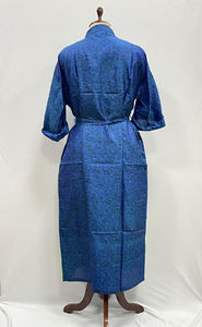 Robe longue kimono vintage en soie indienne pour femme, avec ceinture, style bohème, douce, pour l'été, idéale comme vêtement de nuit, robe de chambre, robe de demoiselle d'honneur ou de maternité, à ouverture frontale. - Product Image 3