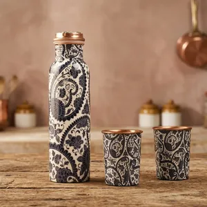 Ensemble de bouteilles d'eau en cuivre avec couvercle et 2 verres pour la maison, le bureau, les voyages, le camping, les pique-niques, les sorties scolaires - Product Image 2