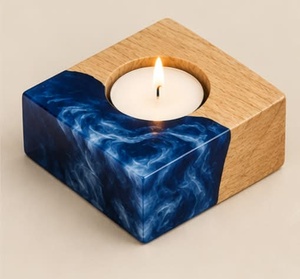 Porte-bougie unique en bois et résine pour une élégante décoration de table - Product Image 3