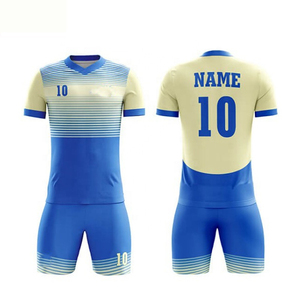 Conjunto de camiseta de fútbol con construcción transpirable para un juego cómodo, uniforme de fútbol diseñado para clubes y academias. - Product Image 5