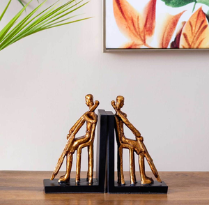 Sujetalibros de latón pulido con forma de cisne, con cuello curvo y patrones de alas grabados. Disponible a precios de mayorista. - Product Image 4