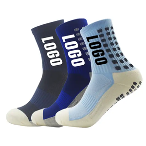 Chaussettes tendance décontractées avec impression numérique de lettres pour hommes et femmes, design personnalisé, fournisseur d'usine OEM, meilleure qualité pour les commandes en gros - Product Image 3