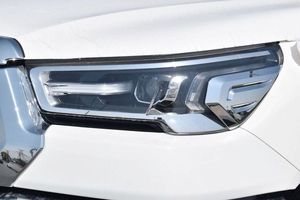 NUEVO TOYOTA HILUX 2026, Volante a la Izquierda, Cuero Oscuro, Manual, Doble Cabina, 4 Puertas, 4.1-6L Diésel Turbo, Faros LED, SUV, 200-250PS, R20 - Product Image 6