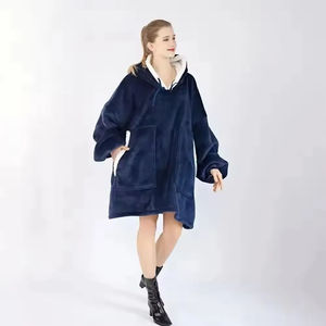 Couverture à capuche personnalisée en polaire surdimensionnée, douillette et chaude, en sherpa, qualité supérieure, manches classiques, hiver, couleur unie - Product Image 2