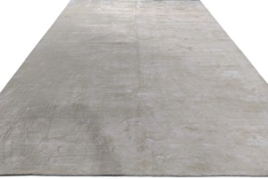 Alfombra de Seda de Color Marfil Tejida a Mano – Alfombra Moderna Minimalista Lisa - Product Image 3