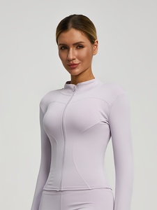 Veste de sport zippée pour femme grande taille, élastique, confortable, séchage rapide, respirante, couleur unie, pour yoga, fitness, gym, avec manches ajustées à fermeture éclair sur le devant - Product Image 3