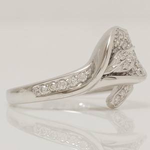 แหวนเปิดวงรูปใบไม้ประดับเพชรโมอิสซาไนต์ทรงกลมสำหรับผู้หญิง เงินแท้ 925 เครื่องประดับชั้นดี ดีไซน์โดดเด่นเป็นเอกลักษณ์ เหมาะเป็นของขวัญ - Product Image 3