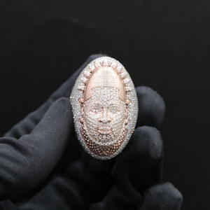 Bague de déclaration élégante en moissanite entièrement sertie, avec monture griffe, pour fiançailles, mariage et anniversaire - Product Image 1