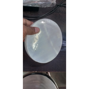 Último modelo de disco de selenita de 6 pulgadas para carga energética, meditación, limpieza energética y terapia metafísica. - Product Image 1