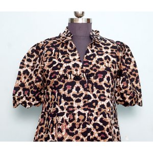 Hermoso y Cómodo Vestido Casual de Algodón Hecho a Mano en India con Mangas Cortas Tipo Canguro, Estilo A-Line, Estampado de Leopardo, Ideal para Fiestas - Product Image 2