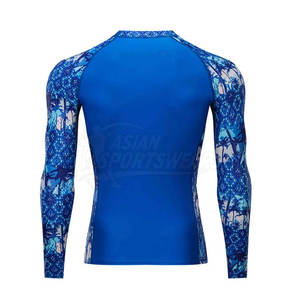 Camiseta de protección UV ecológica, hecha con tela reciclada, sostenible, para verano, para actividades al aire libre, para hombre. - Product Image 2