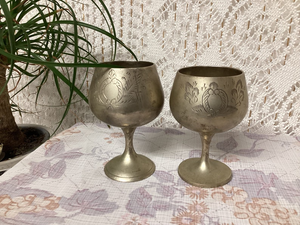 Ensemble de gobelets à vin vintage en métal, faits à la main, style antique, pour la maison, le bar, les dîners et les cadeaux - Product Image 1
