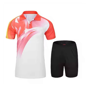 Tenues de tennis pour hommes sur mesure, t-shirts et shorts imprimés par transfert thermique, 100% polyester respirant, séchage rapide, logo personnalisé - Product Image 1