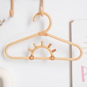 Ensemble de cintres à vêtements ondulés faits à la main, organisateur de placard pour bébé, cintres en rotin durables - Product Image 6