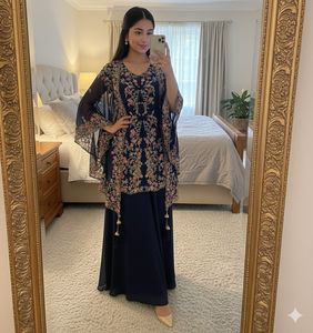 Nueva llegada: Conjunto de top y pantalón palazzo con bordado de lentejuelas y shrug con bordado elaborado para compradores internacionales de ropa étnica india. - Product Image 5