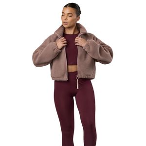 Veste polaire Sherpa marron clair pour femme, coupe courte, entièrement zippée, col montant, confortable, pour l'hiver, style décontracté, à porter en superposition - Product Image 1