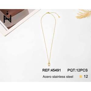 Collana Minimalista in Acciaio Inossidabile con Ciondolo Diamantato Tono Oro per Uso Quotidiano Femminile - Product Image 1