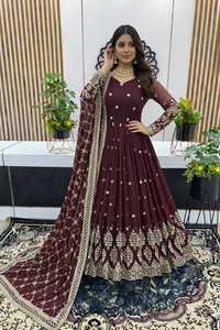 Fournisseur en gros de robes Anarkali élégantes brodées de sequins, disponibles en six couleurs, entièrement cousues. - Product Image 3