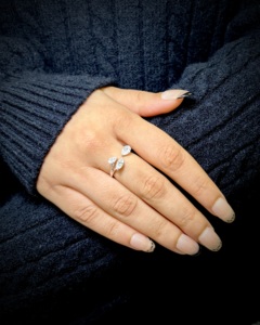 แหวนเพชรทรงเปียร์และมาร์คีส์เจียระไนแบบเปิดประดับเพชรแล็บโกรว์ 3 เม็ด ราคาดีที่สุด ทอง 14K ขายส่ง ผู้ผลิตเครื่องประดับชั้นดีแบบ OEM - Product Image 4